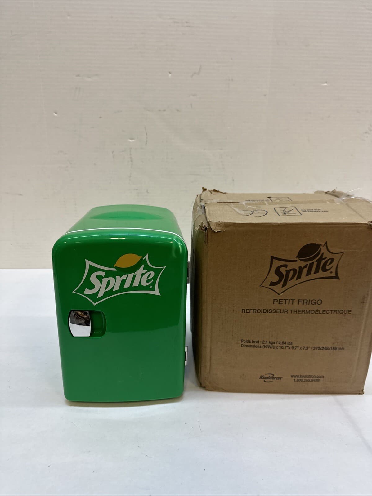 Koolatron green Sprite 4 Liter/6 Can Portable thermoelectric Cooler. Read Desc