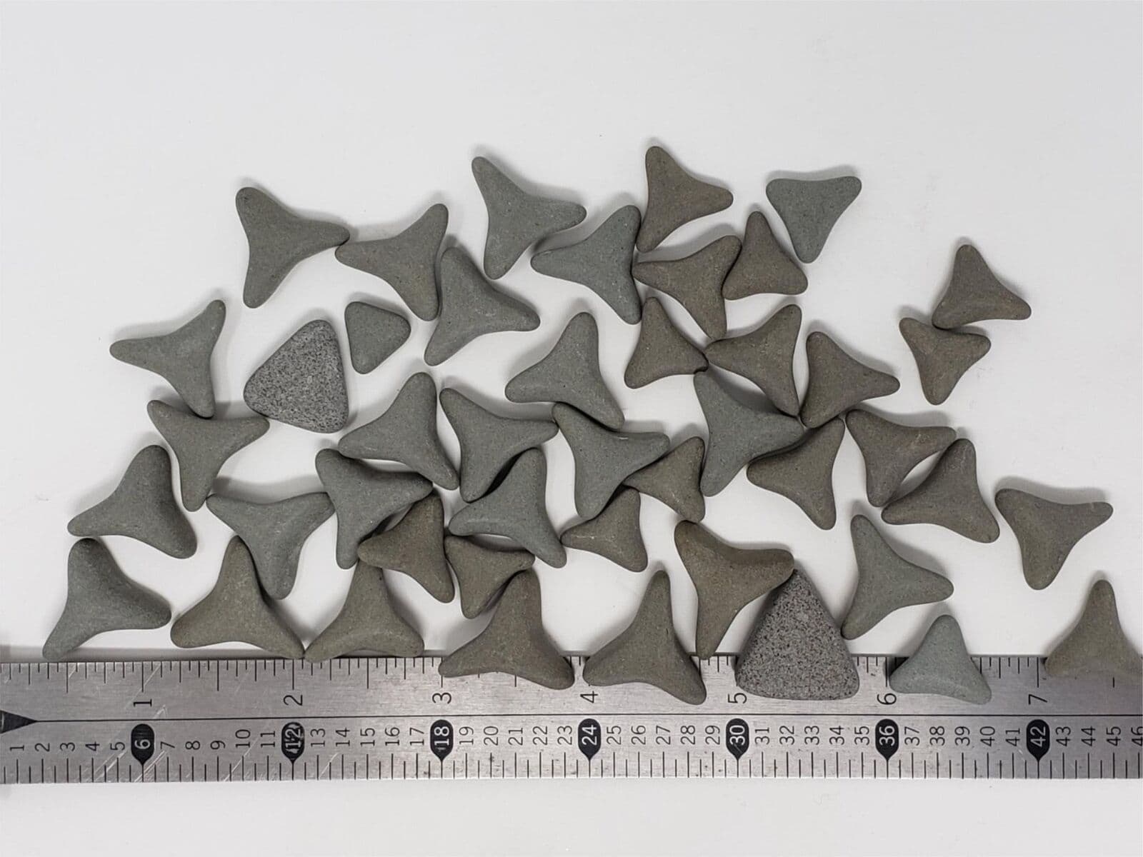 5 lbs CERAMIC TRIANGLE MEDIA DEBURRING FINISHING TUMBLING VIBRATORY- Larger size