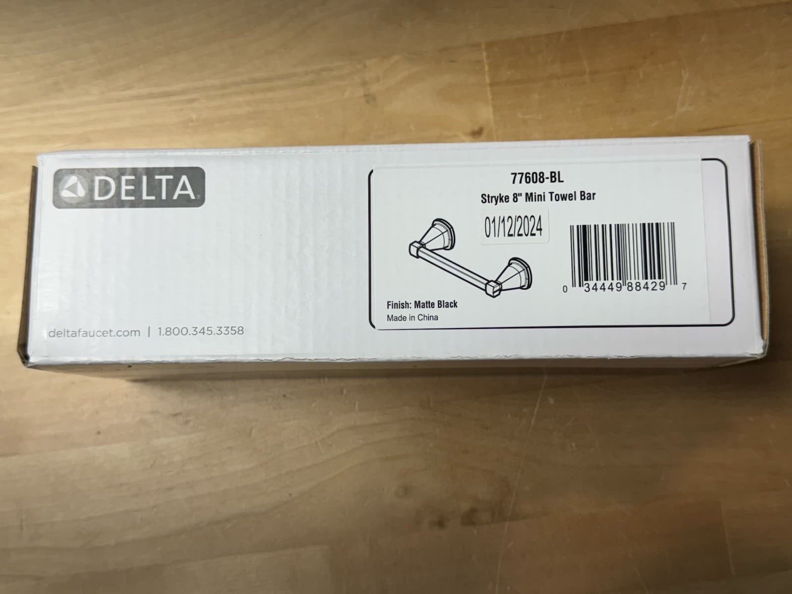 DELTA 8" Stryke Mini Towel Bar 77608 BL Finish: Matte Black