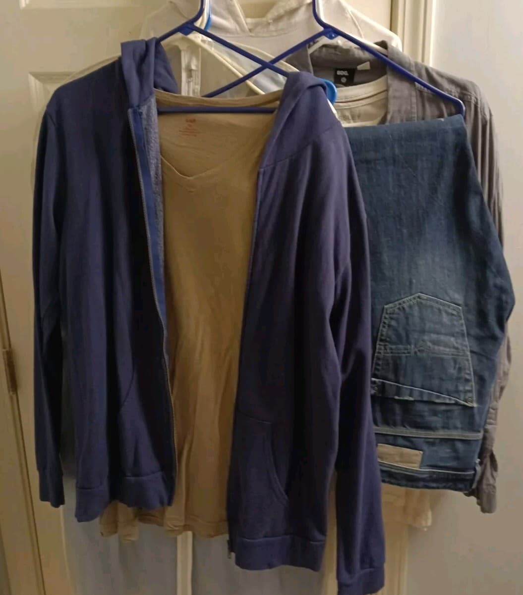 Channing Tatum The Vow Screen Worn Used Shirt, Hoodie W/ Jeans COA Premier Props