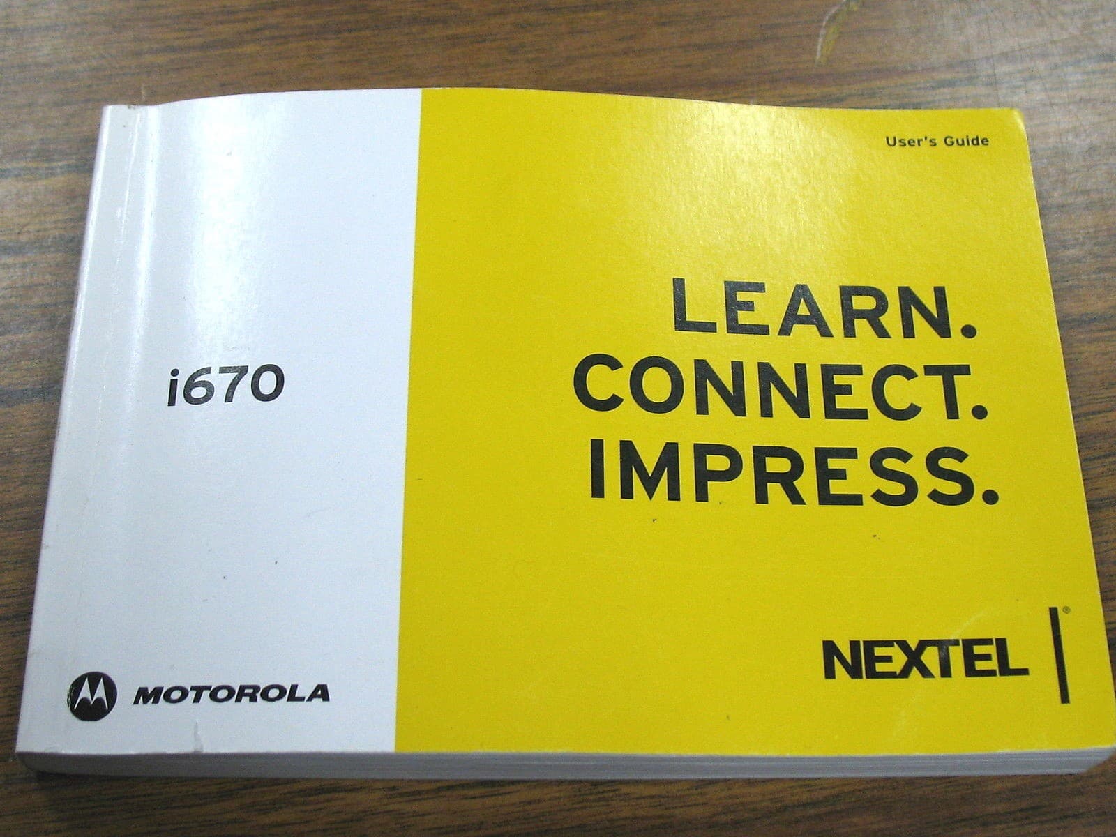 MOTOROLA Nextel i670 Mobile Cell Wireless Flip Phone User Manual Guide Book