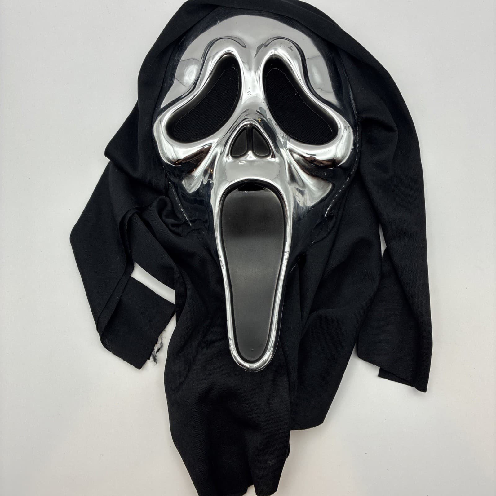 Scream Adult Mask Ghost Face Chrome Silver Spirit Brand Costume Halloween Mask