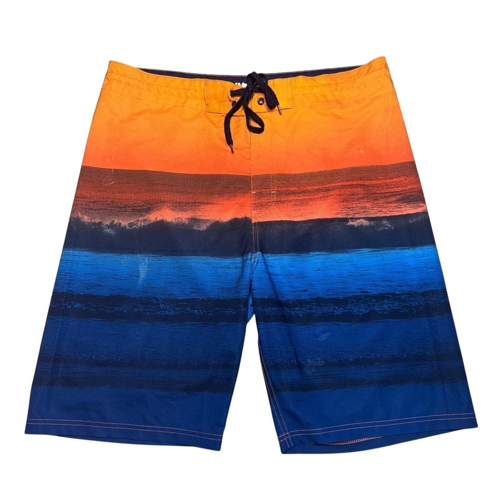 Y2K Old Navy California Sunset Boardshorts Size 36 – Ocean Wave Surf Trunks