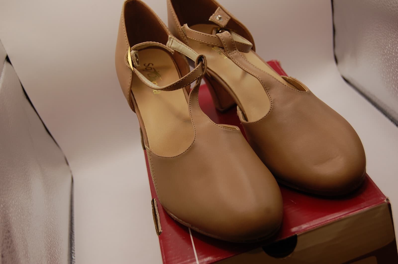 NIB So Danca Clarice CH56 2.5" Heel T-Strap Character Shoe Leather Sole 9.5 L M