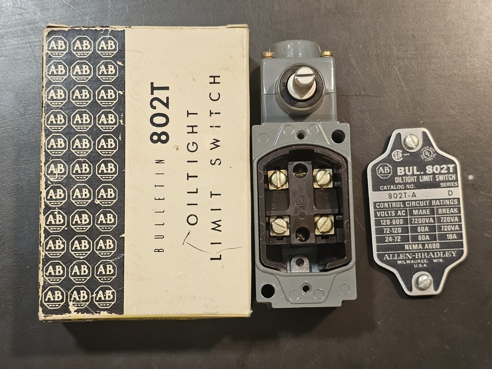 Allen-Bradley 802T-A Oil Tight Limit Switch