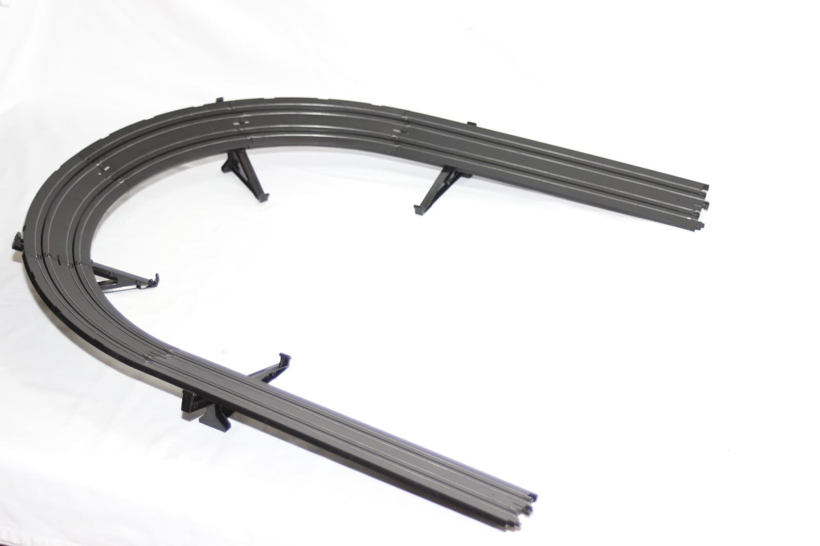 AFX 70625 12" Radius Banked Curve Set Complete FREE SHIPPING!