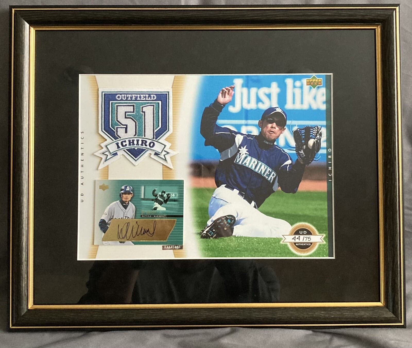ICHIRO 2003 Upper Deck Authentics Framed 11X14 Autograph Photo #44/75 MARINERS