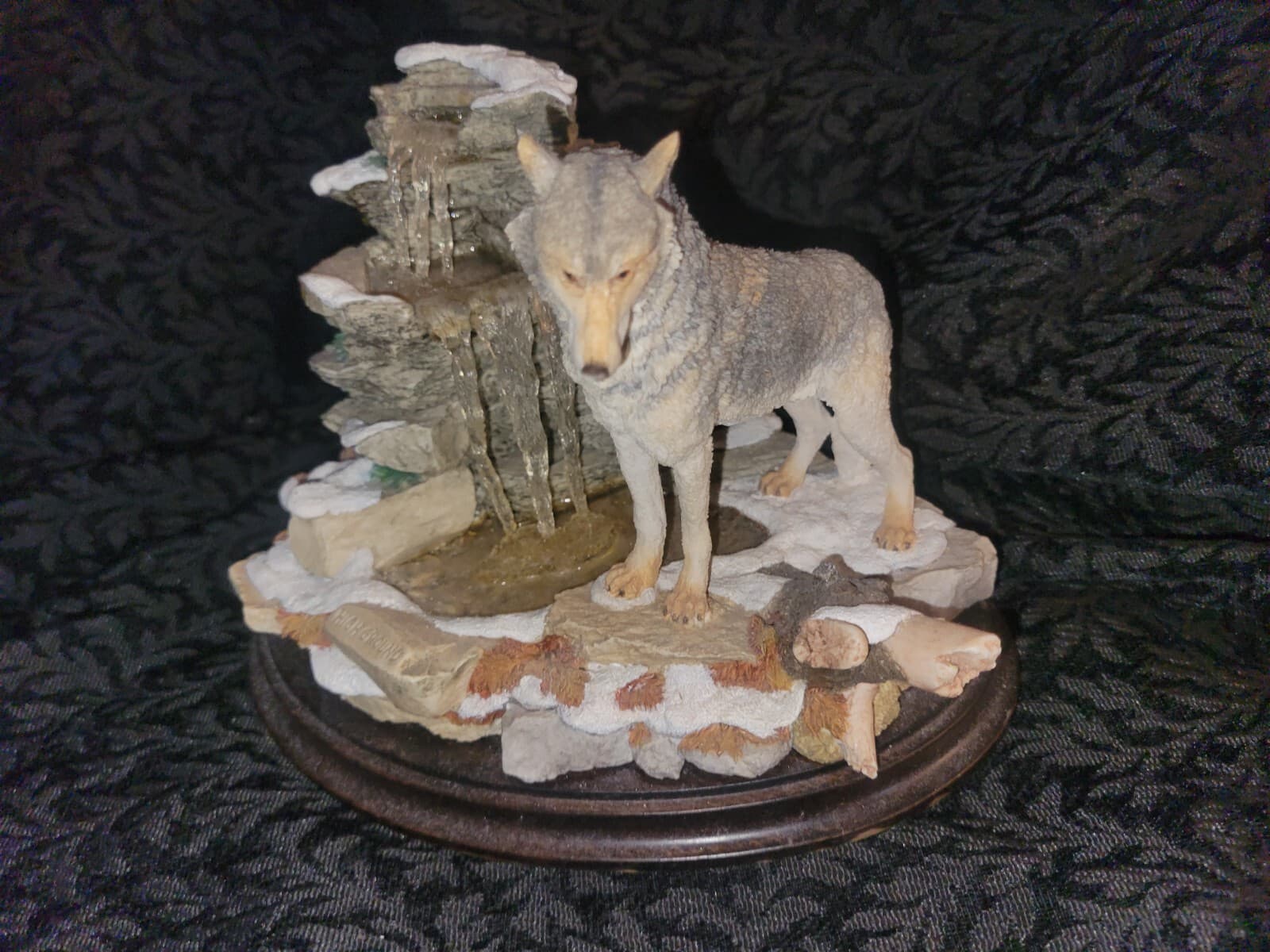 RARE Country Artists High Ground Wolf Figurine Hand Crafted In England - CA685