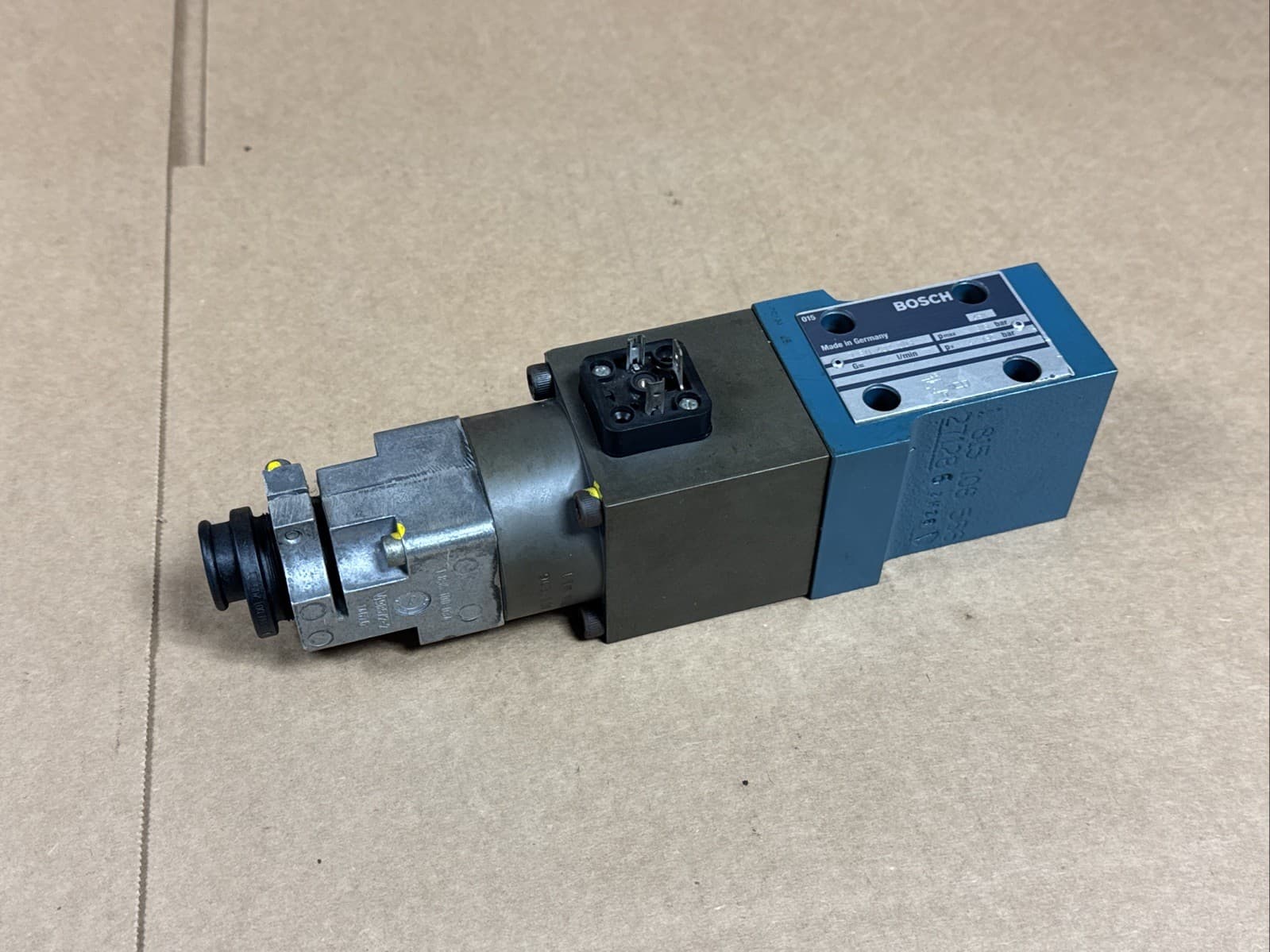 Bosch 0 811 402 003 Hydraulic Solenoid Valve 12V 1 835 100 034 FAST SHIPPING