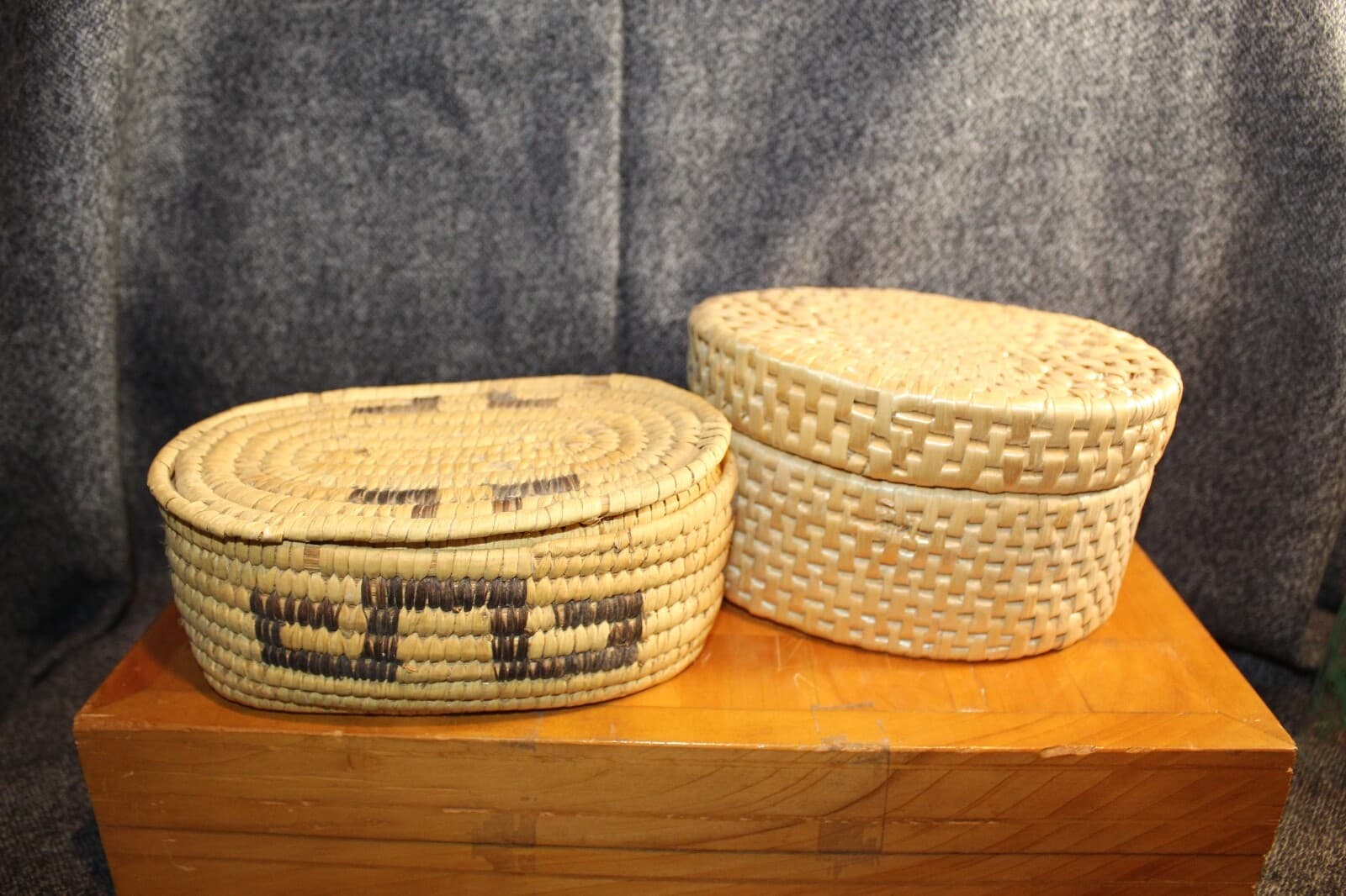 Lot of 2 Handmade Woven Baskets With Lids 6.5x4.5 x 3.5 T & 6.5 x 4 x 2 3/4 T