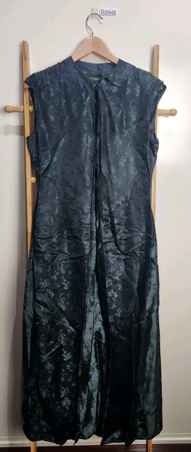 VINTAGE Carla Zampatti Black Floral Embossed Oriental Style Full Length Top 10