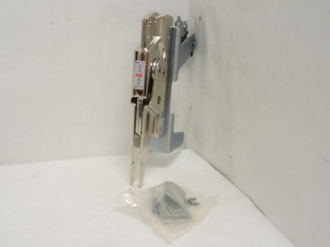 181920 New-Incomplete; ABB OHF1C4T Flange Handle; NEMA 4/4X; NO RED/GREEN COVERS