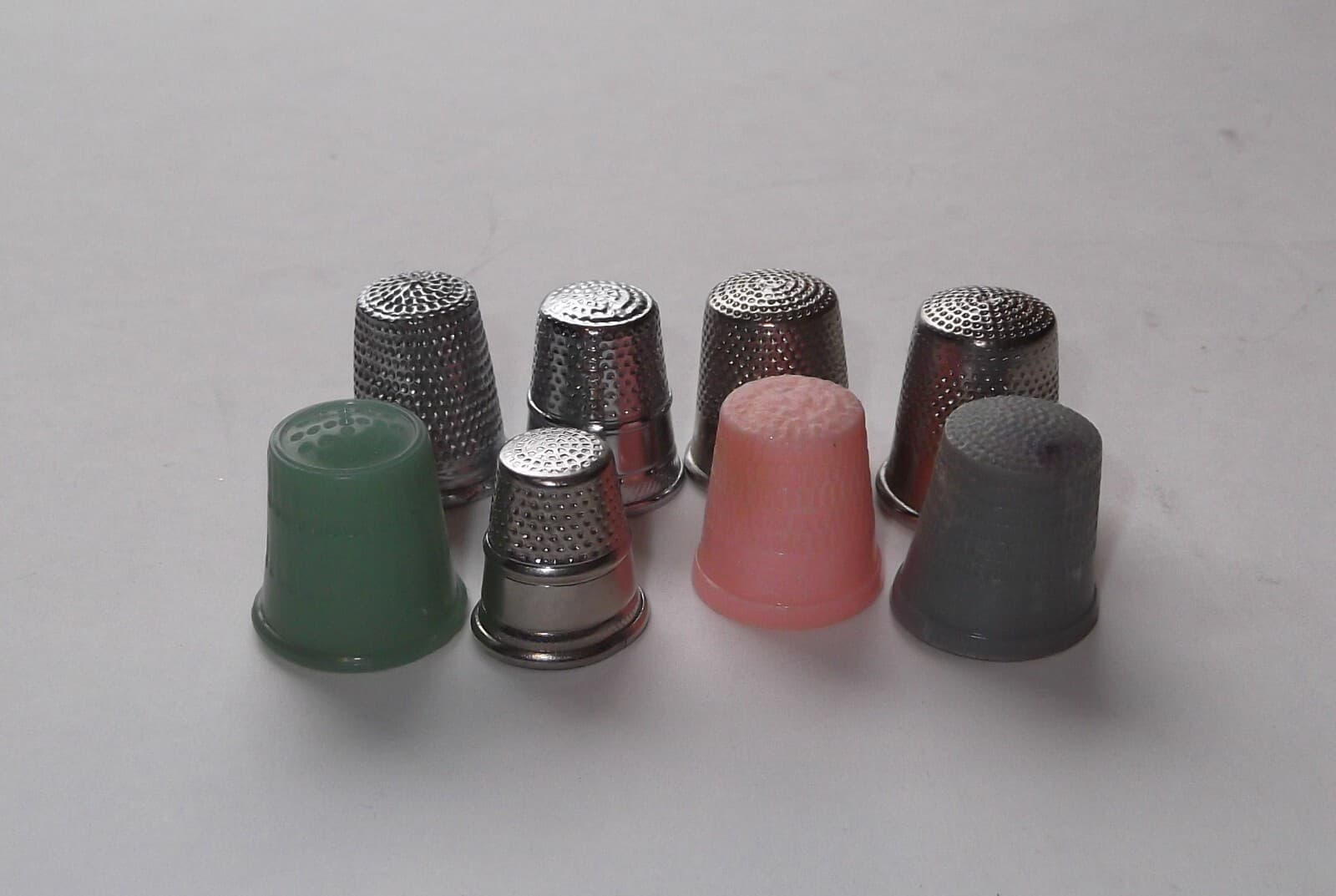 Vintage Sewing Thimbles Lot Of 8 Metal and Plastic set