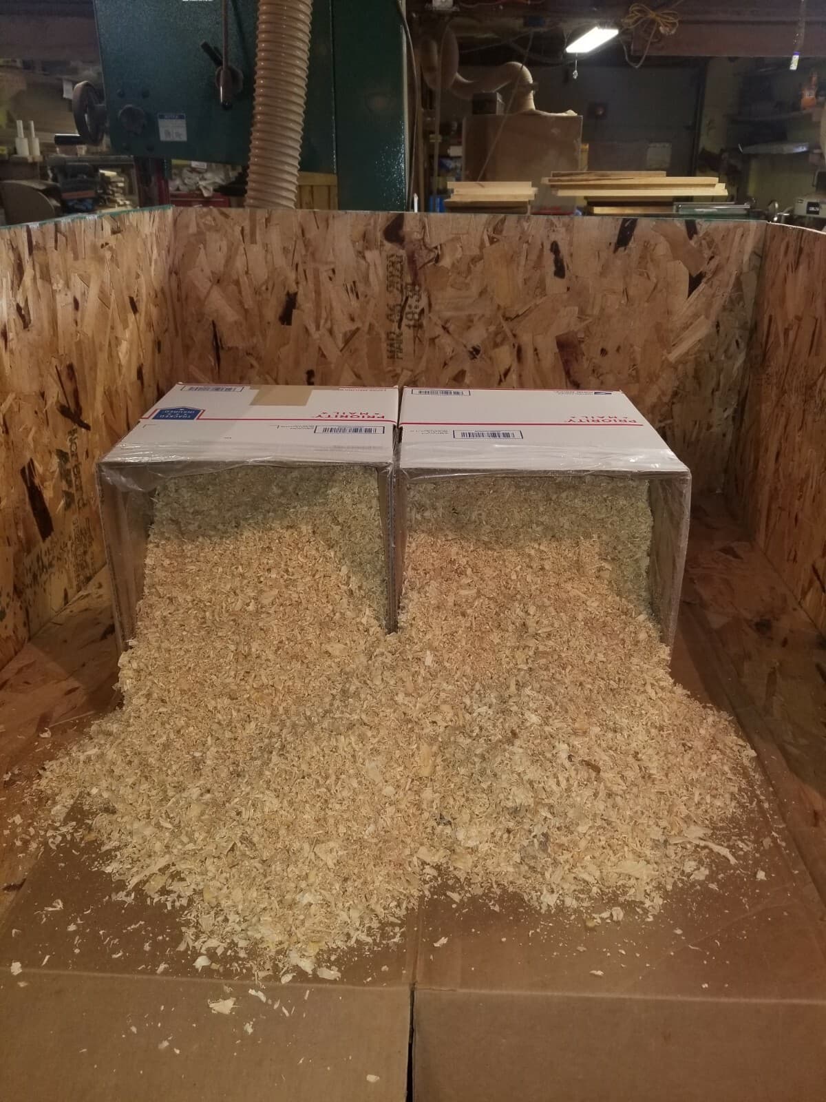 Dry Pine Shavings for pet bedding!!! 10 lbs