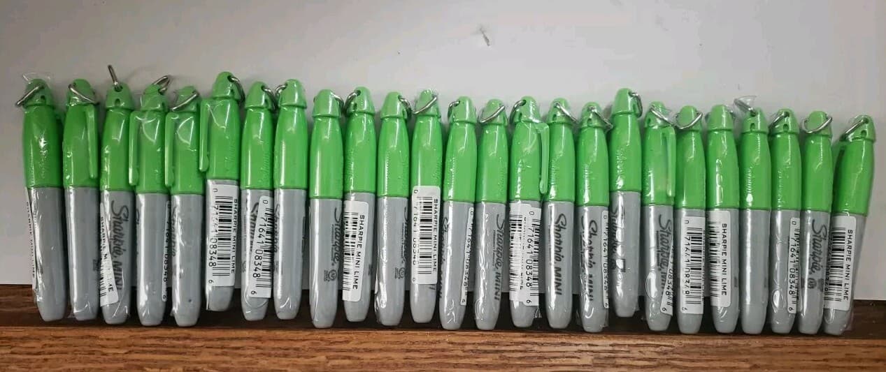 New & Sealed Sharpie 25x Lot Mini Sharpies ~ Mini Lime Green Color Clip Keychain