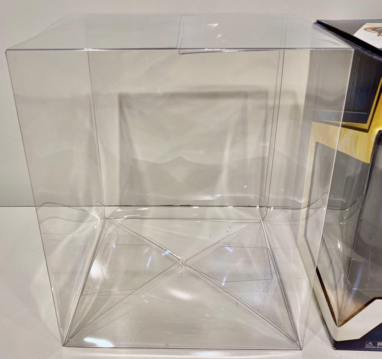 1 Box Protector For The FUNKO INFINITY GAUNTLET Hot Topic Exclusive Avengers