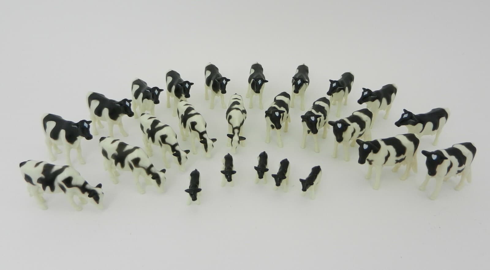 1:64 ERTL *PACKAGE OF 25* HOLSTEIN Cows & Calfs Cattle Dairy *BRAND NEW* NIP!