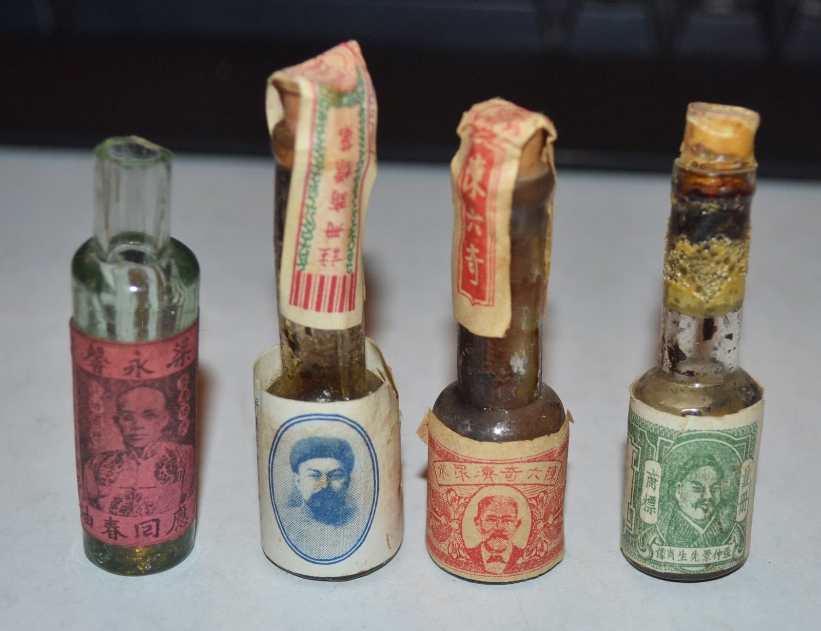 4 Old Chinese Medicine Bottles Original Labels China Hong Kong Cholera Remedy