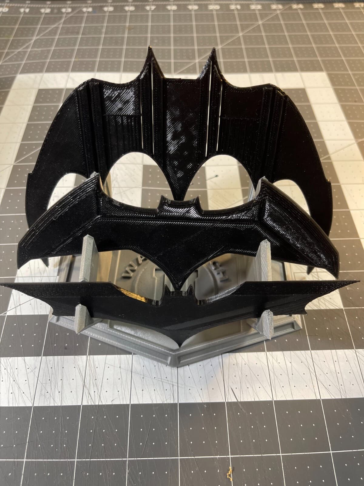 3D Printed 3-Pack Batarangs with Stand - Batman (Batfleck, Keaton, Bale)