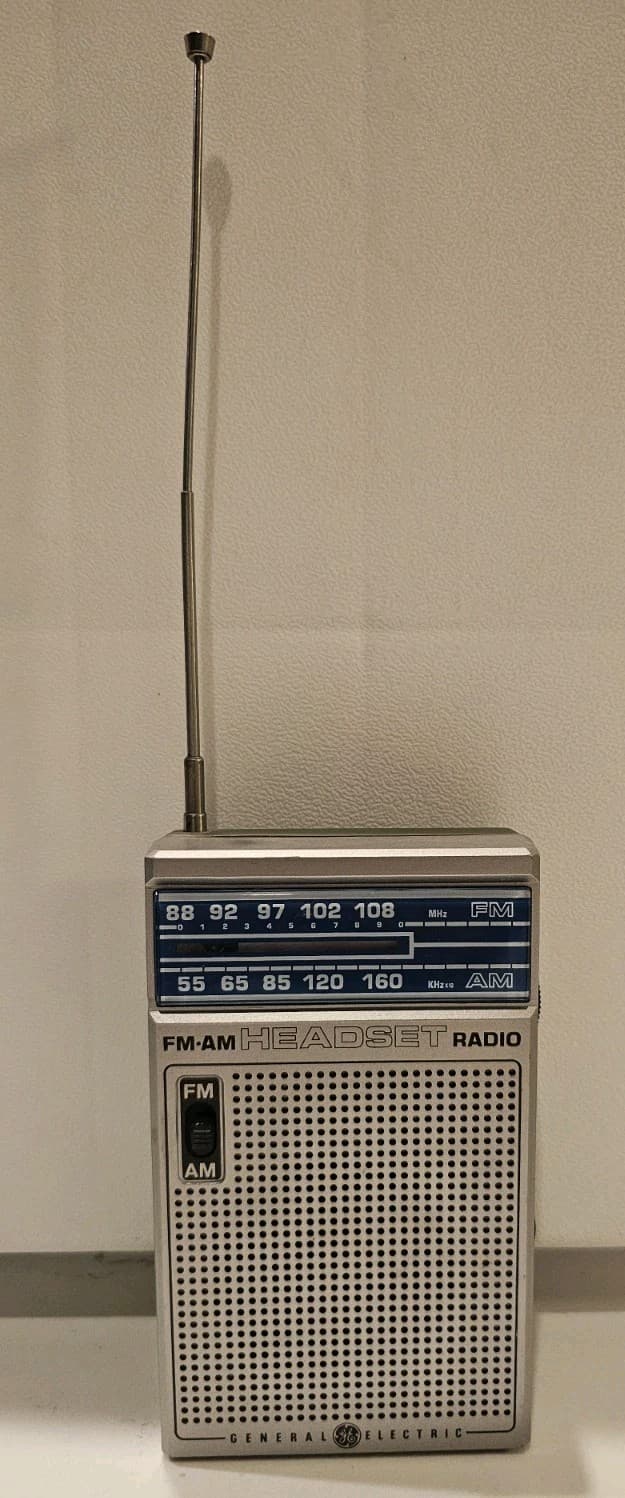 General Electric Headset Am Fm Radio Model 7-1150B Tested & Working