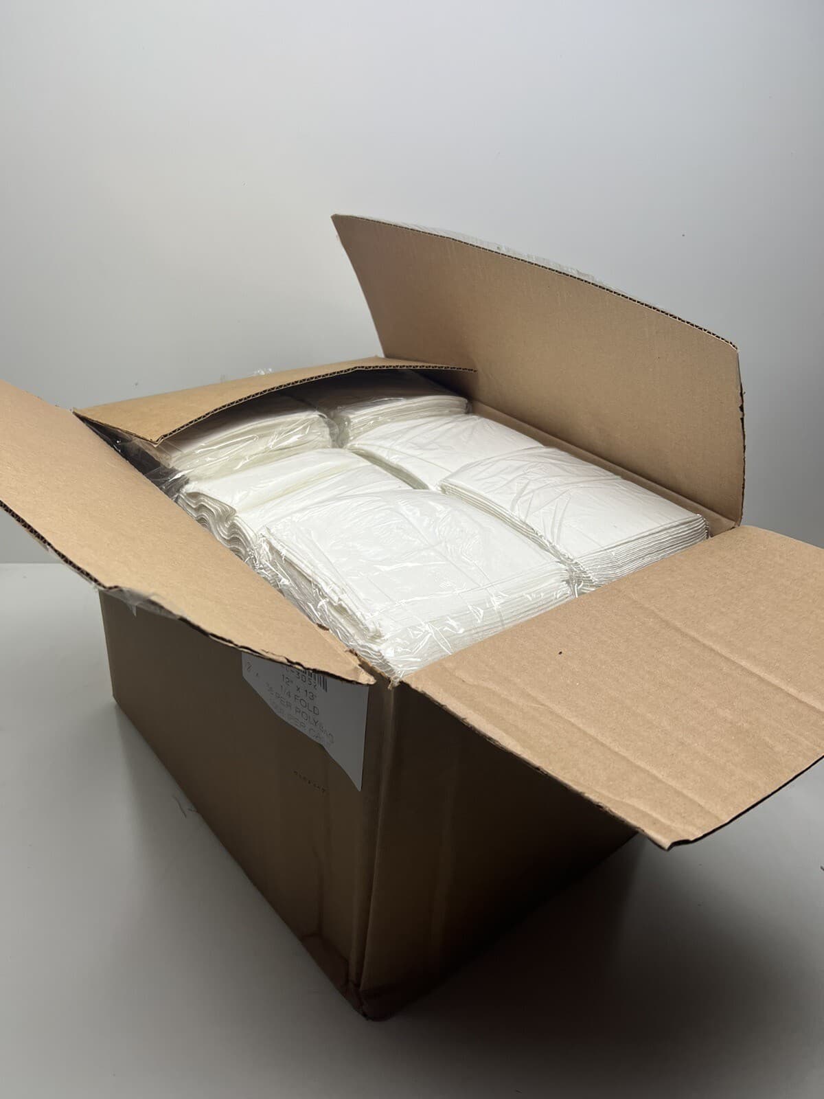 L40 Wipers 12" X 13" 1/4 Fold Wipes 18 X 56 Per Poly Bag (White)