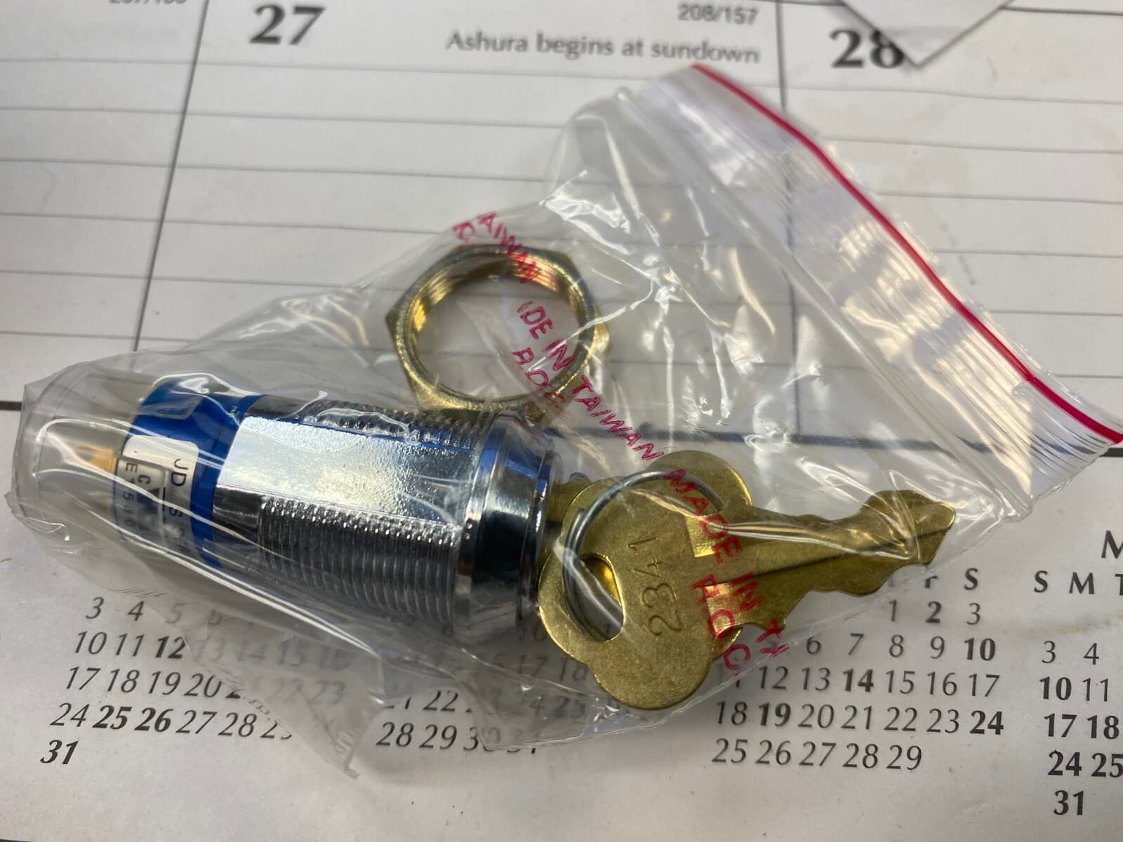 Lot of 25 Electronic Key Switch Lock JD S SERIES KEYED ALIKE 2341 KEYS NEW