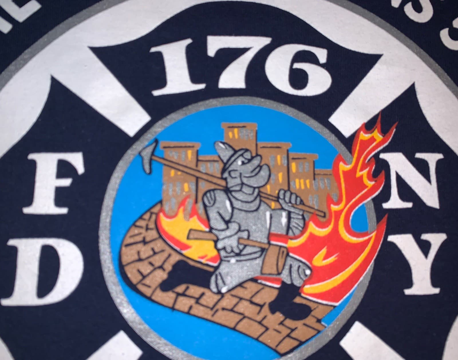 FDNY Fire Department New York City NYC T-Shirt Sz M Ladder 176 Brooklyn