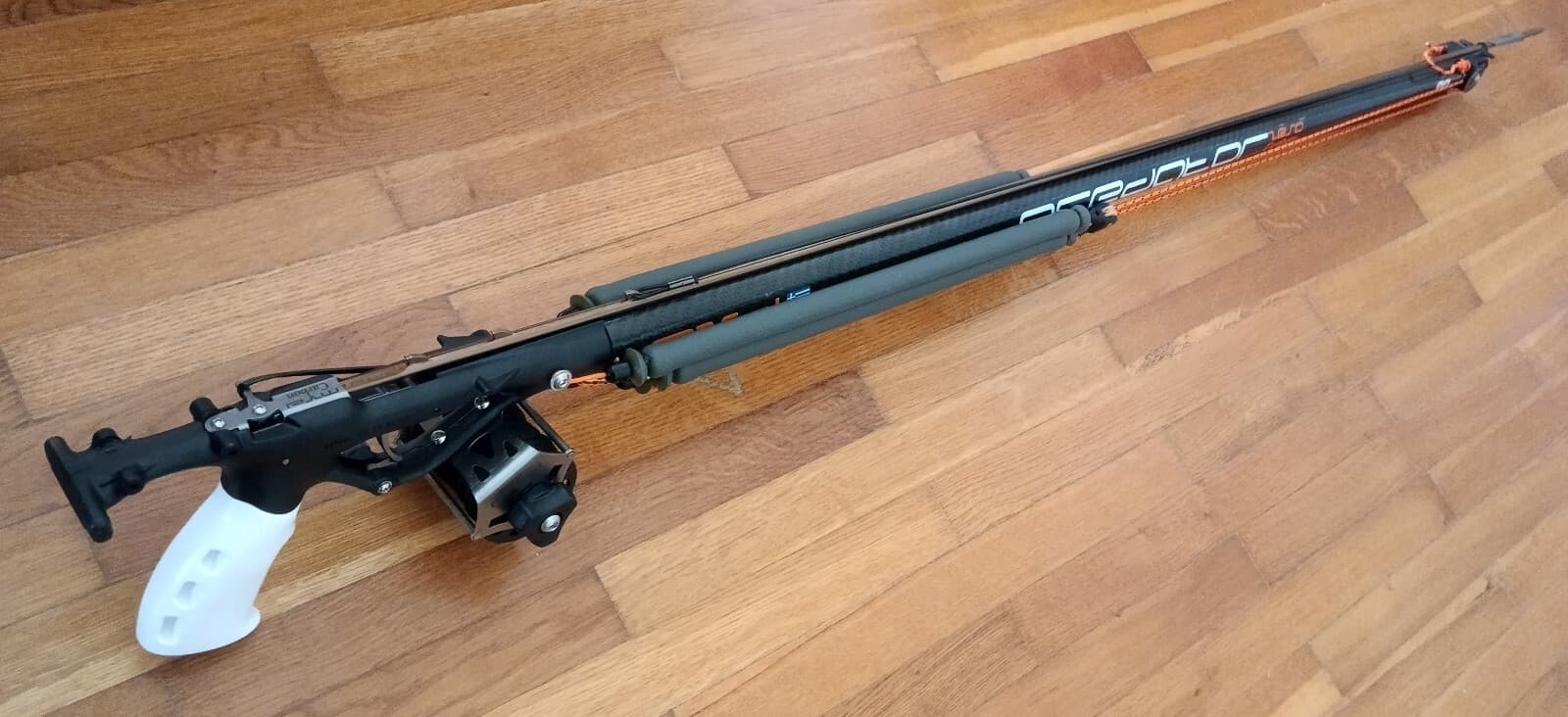 MVD ZESO Predator 90cm Invert Roller Carbon New Edition (Ready to use)