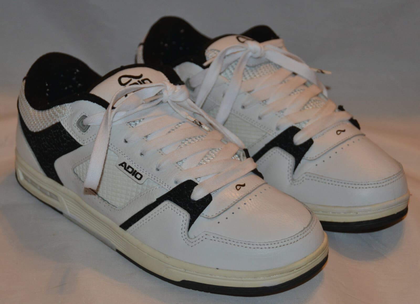 RARE! Gentle Used RETRO 2010 - ADIO Synchro - White Black Shoes (Size 11)
