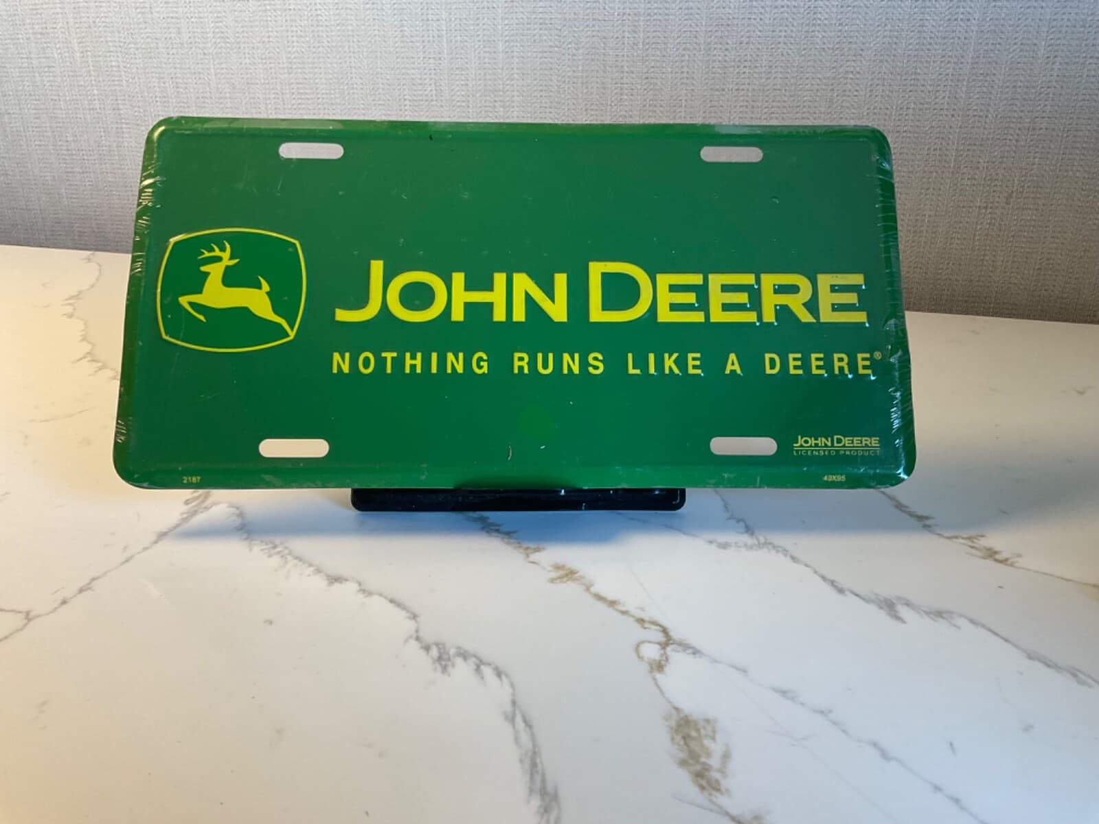 Metal John Deere License Plate "Nothing Runs Like A Deere" New In Wrapper