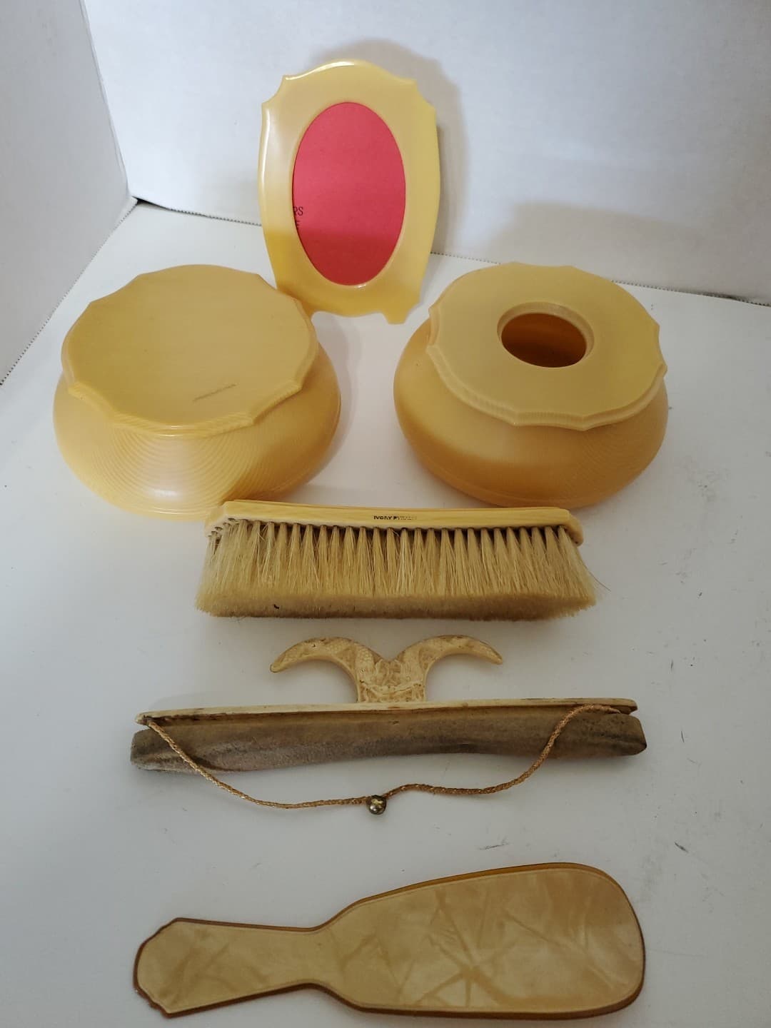 VINTAGE ANTIQUE IVORY CELLULOID VANITY SET USED 6 PIECES ART DECO CIRCA 1930