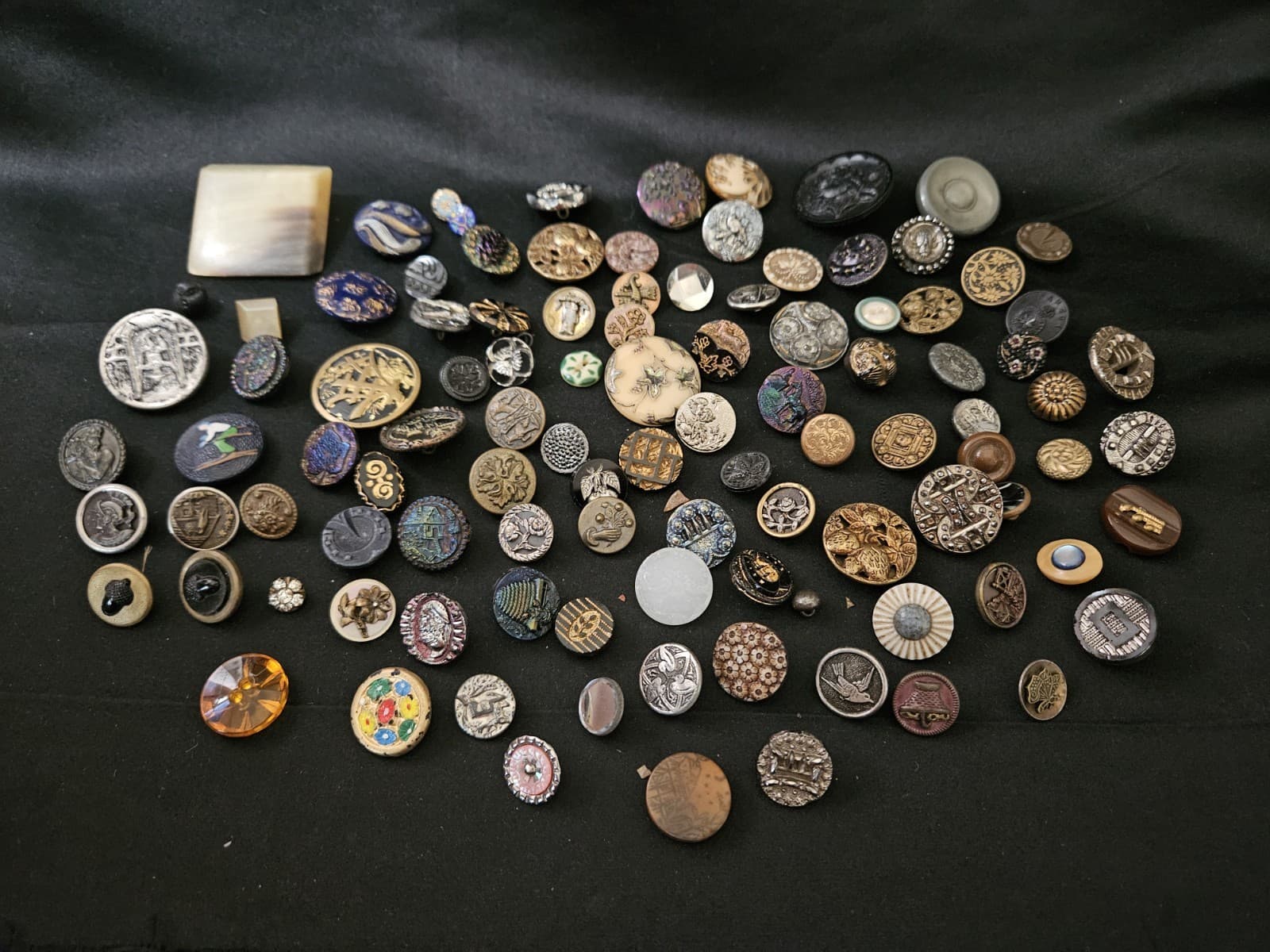 Lot of 105 Antique/Victorian Mixed Material Buttons