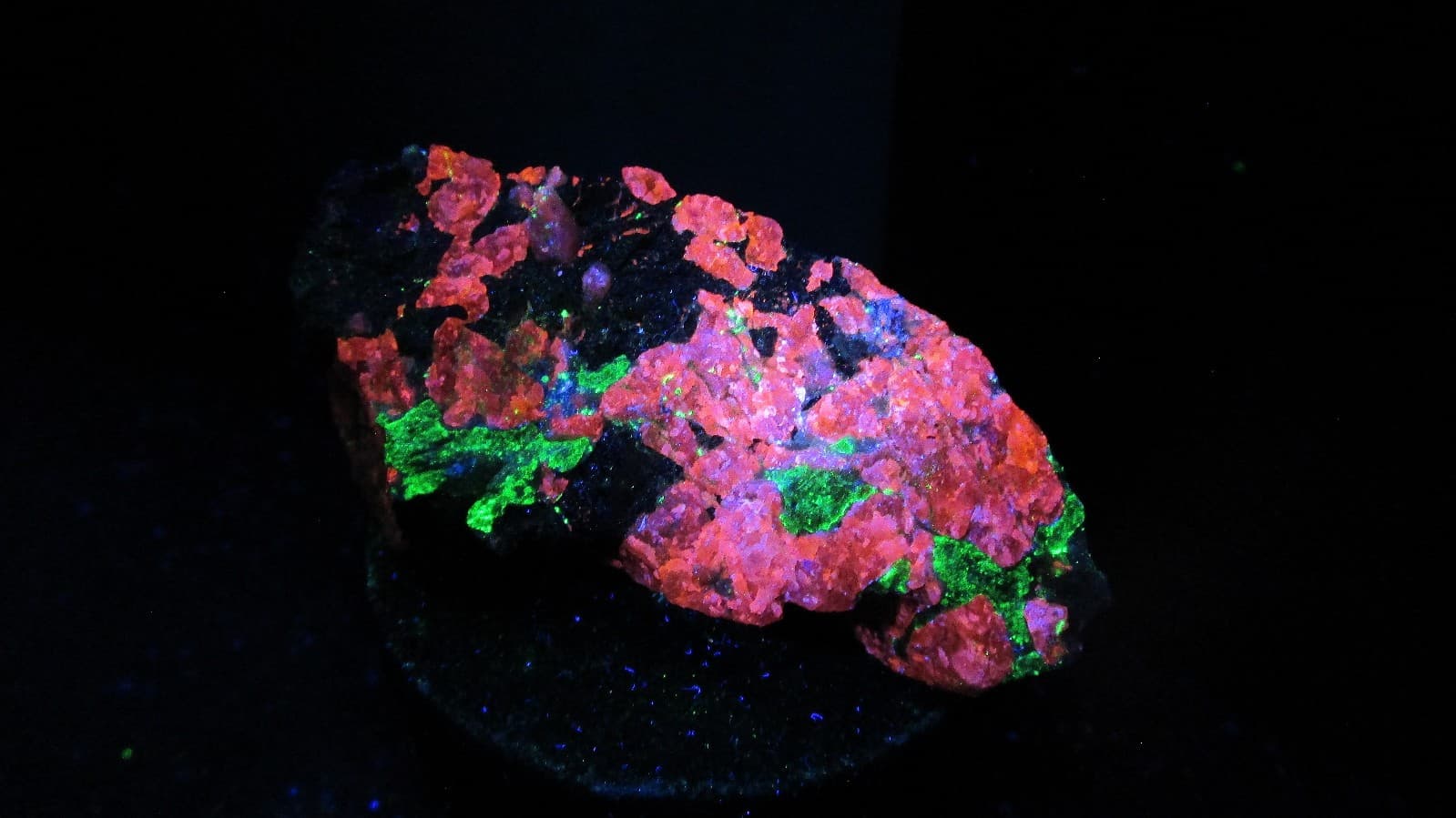 Last Incredible Cardone/Hauck Fluorescent Sphalerite Sterling Hill history S62