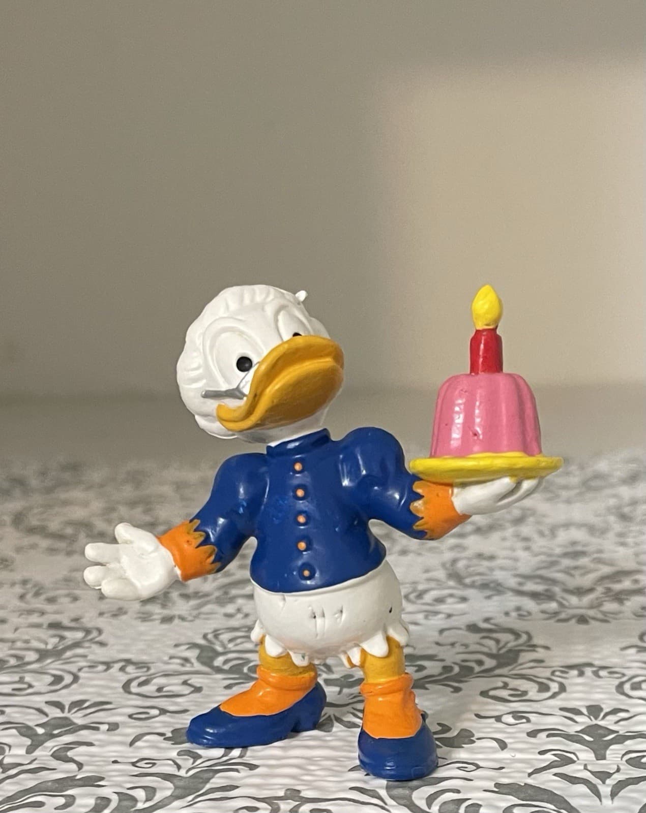 Vintage Disney Grandma Duck With Birthday Cake Donald's Tales 2.5" PVC Figure