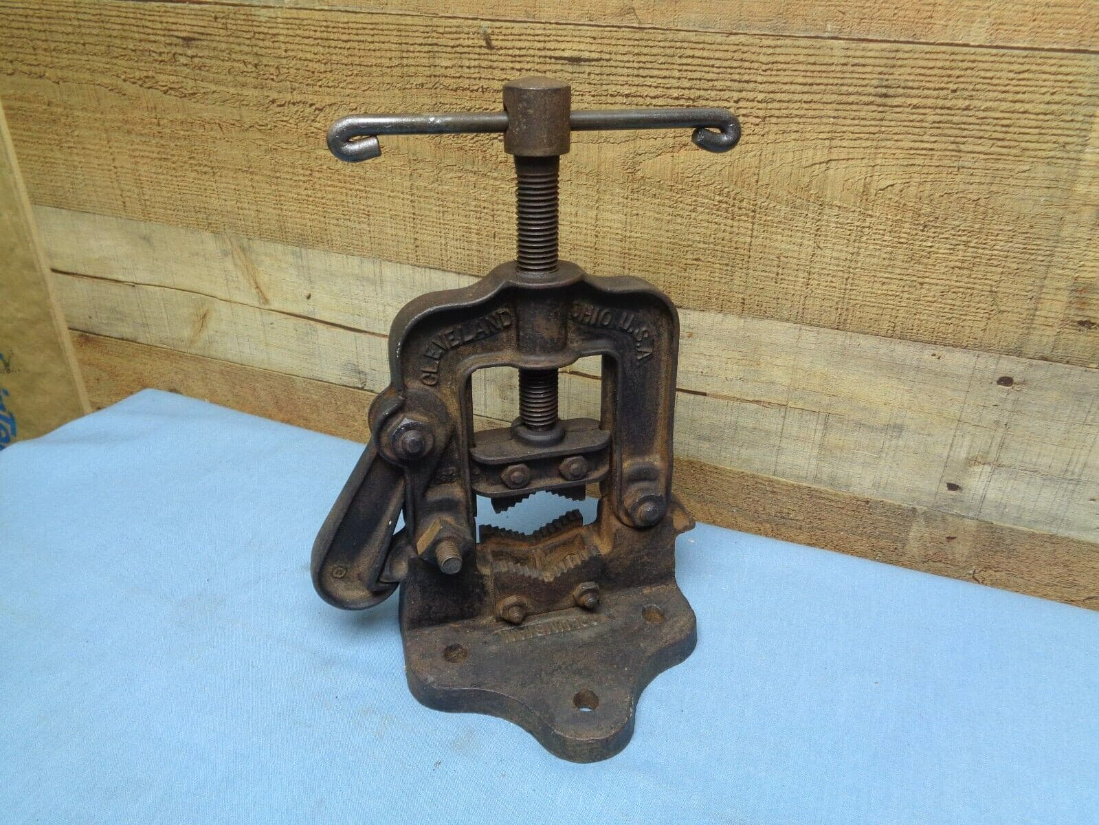 COLUMBIAN No. 161X Bench Yoke Pipe Vise Pipe Holding Clamp