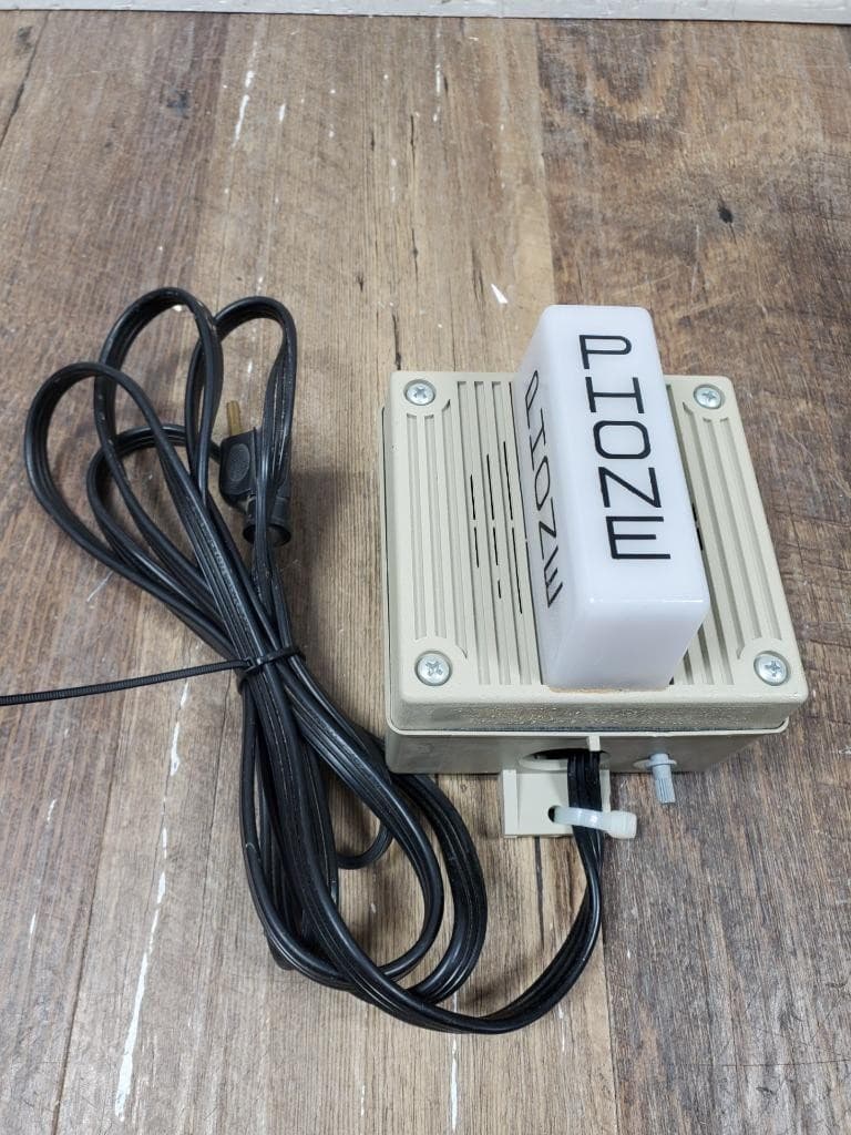 Q21 ♻ Wheelock UTA-WH-VPS Universal Telephone Alert With Power Cord ♻