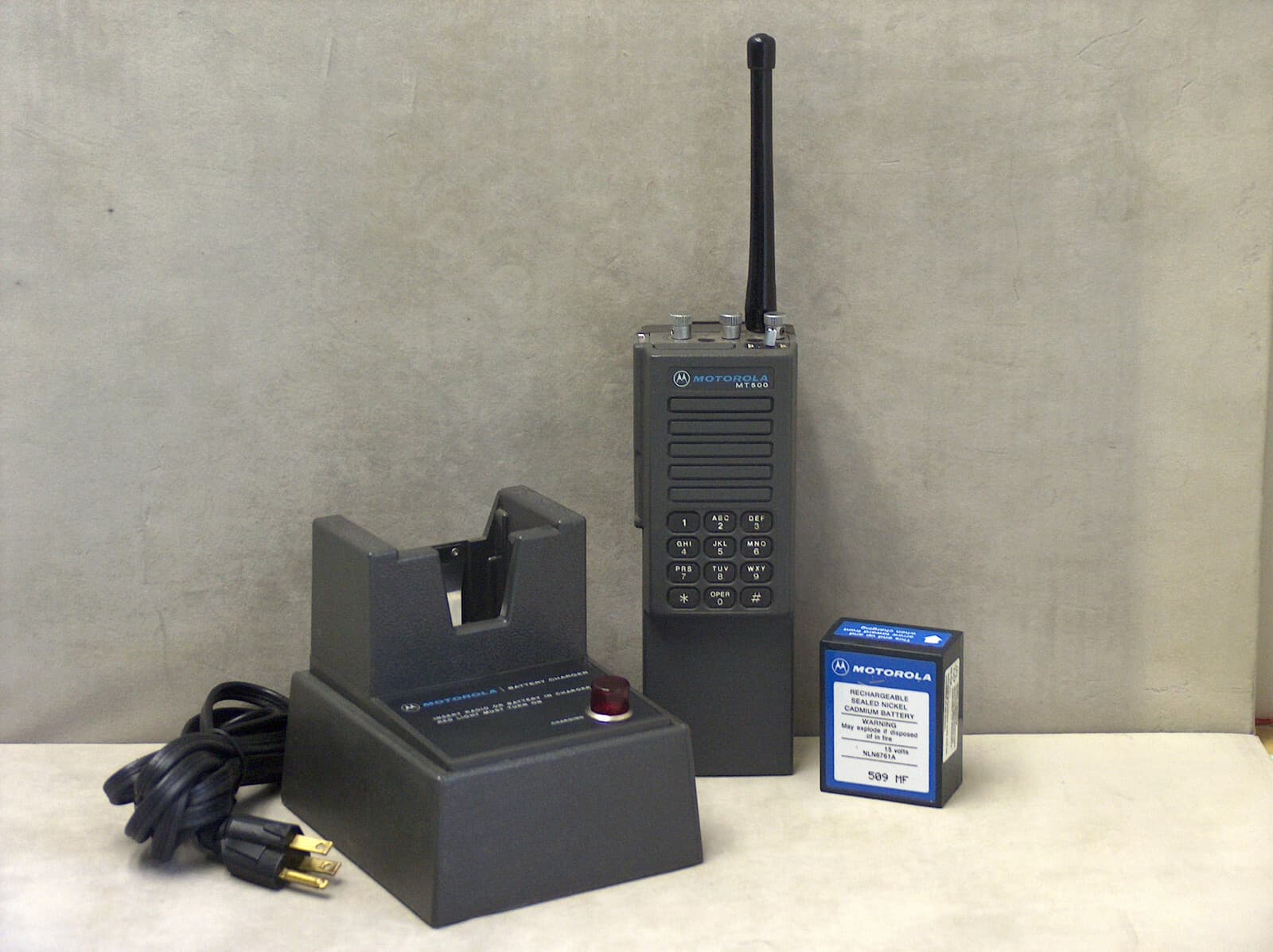 Motorola MT500 VHF Radio CSX - Chessie Transceiver w/Battery and Charger