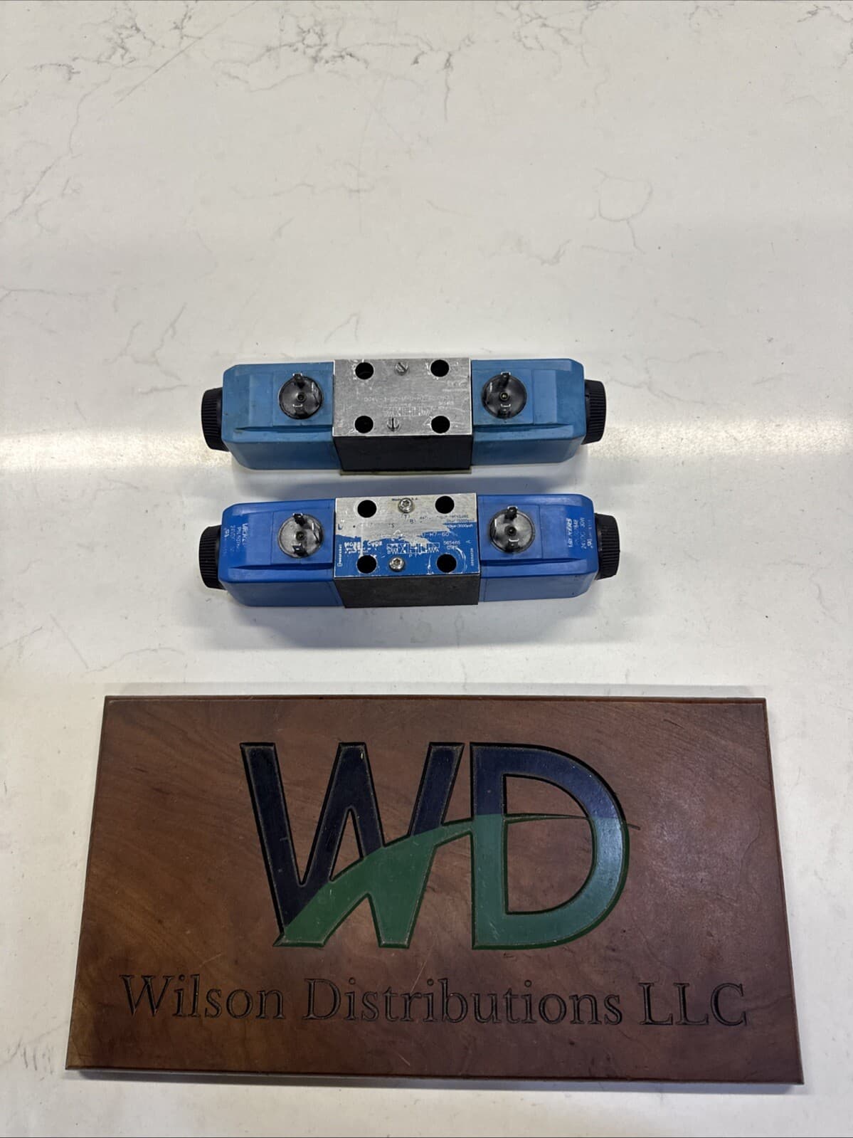 VICKERS Directional Valve DG4V-3-6C-M-U-H7-60 Used 565465