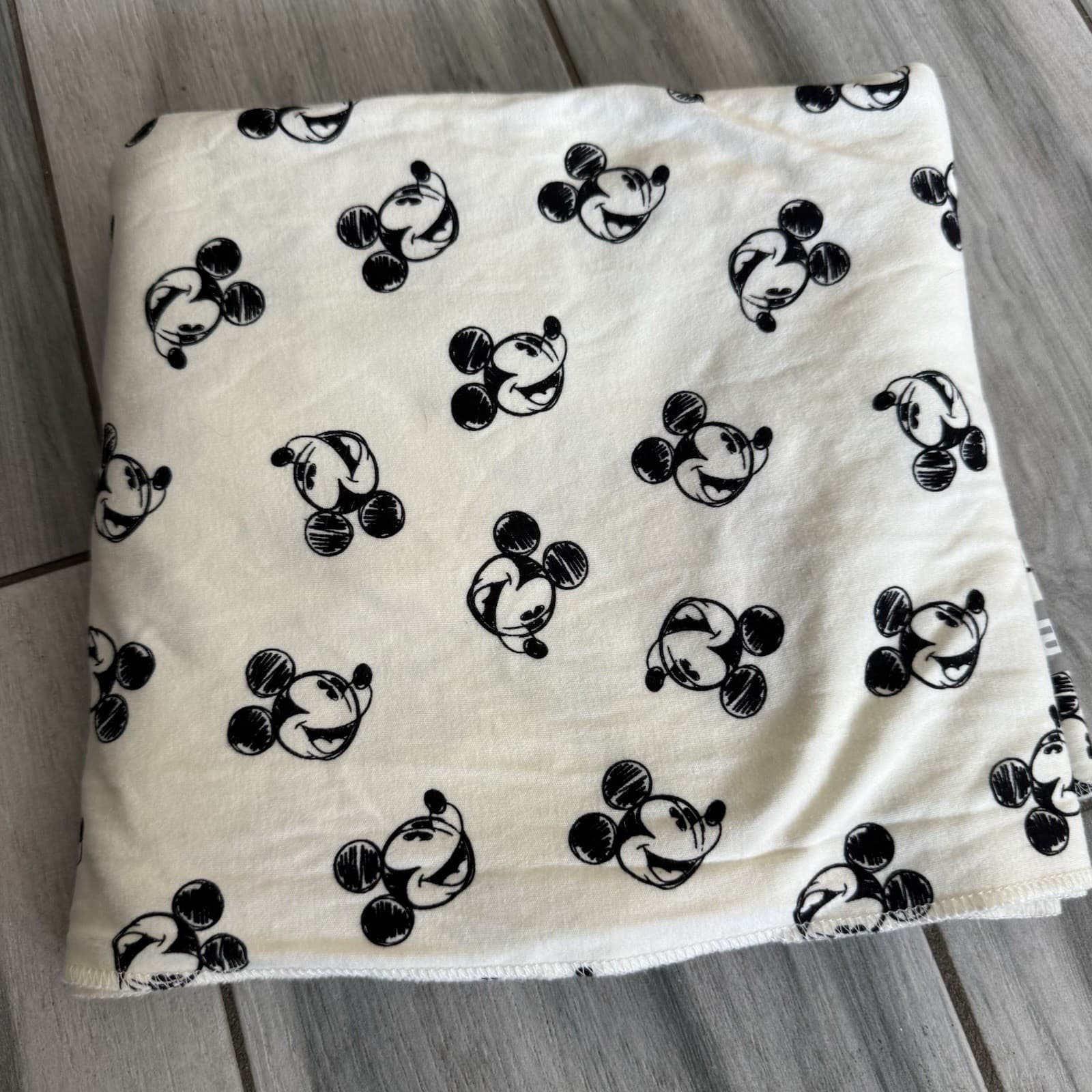Moby Easy Wrap Baby Carrier Disney Pattern Mickey Mouse Head Cotton for 8-33 lb