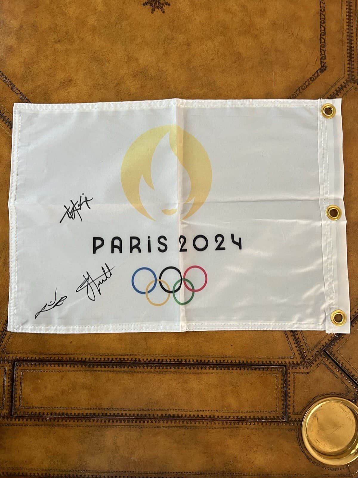 LYDIA KO ESTHER HENSELEIT LIN XIYU SIGNED 2024 PARIS OLYMPICS GOLF PIN FLAG