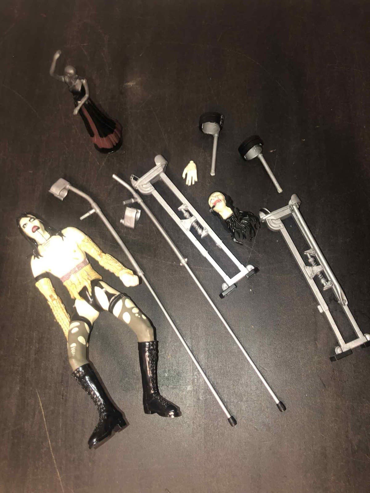 Marilyn Manson Beautiful People Figure Fewture 2002 Incomplete/Broken Crutches
