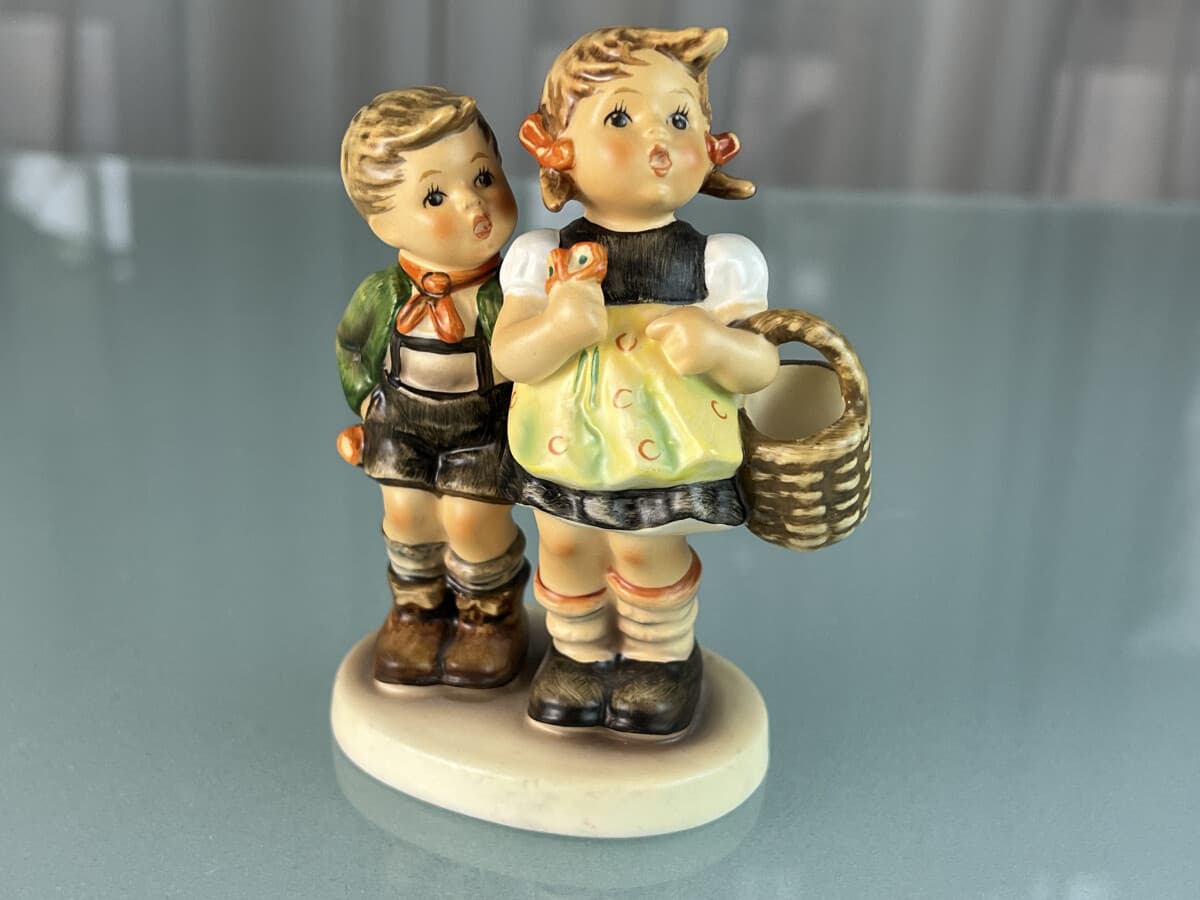 M.I.. Hummel Figurine 49 3/0 Little brother & Little sister 4 5/16in 1 Choice,