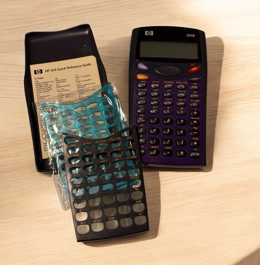 Hewlet Packard HP 30s Scientific Calculator - Case, Quick Guide, Instructions