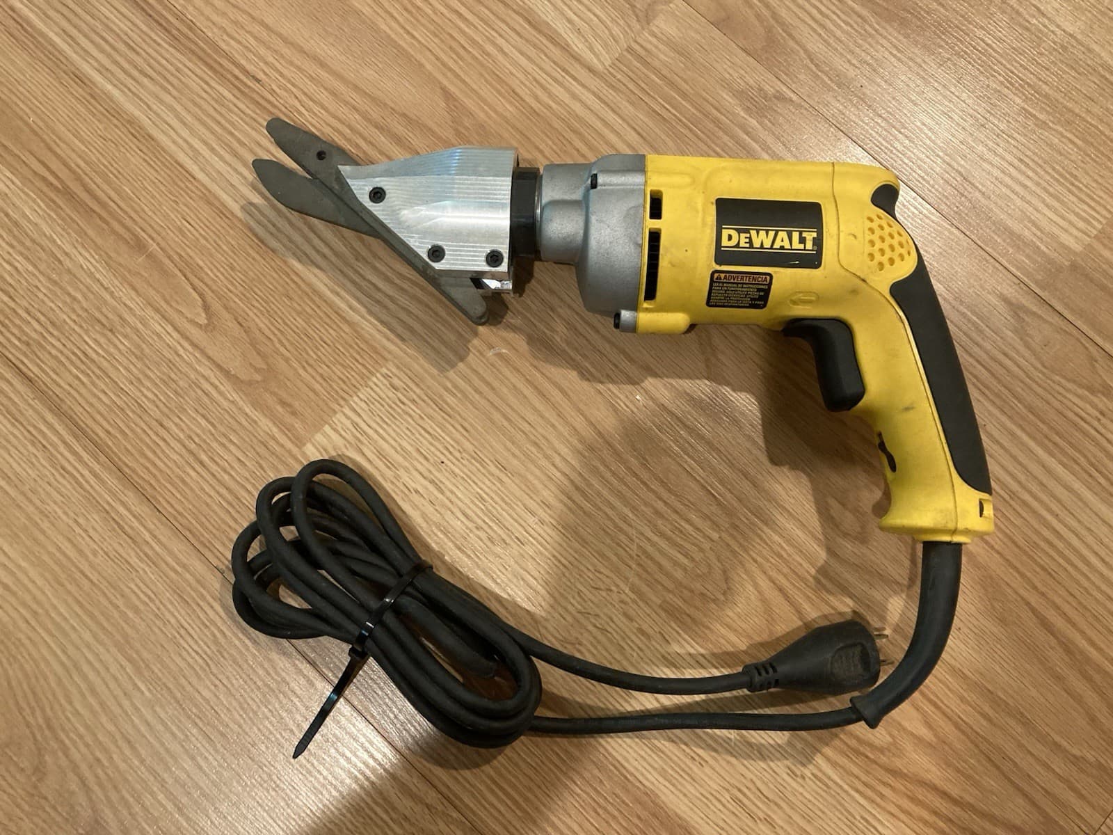 Dewalt D28605 Heavy Duty 5/16" Fiber Cement Siding Shear corded