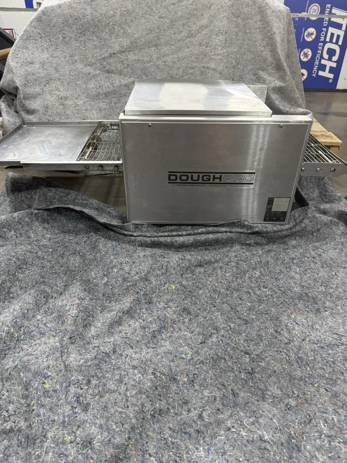 DoughPro Conveyor Pizza Oven C018H Needs Bulbs