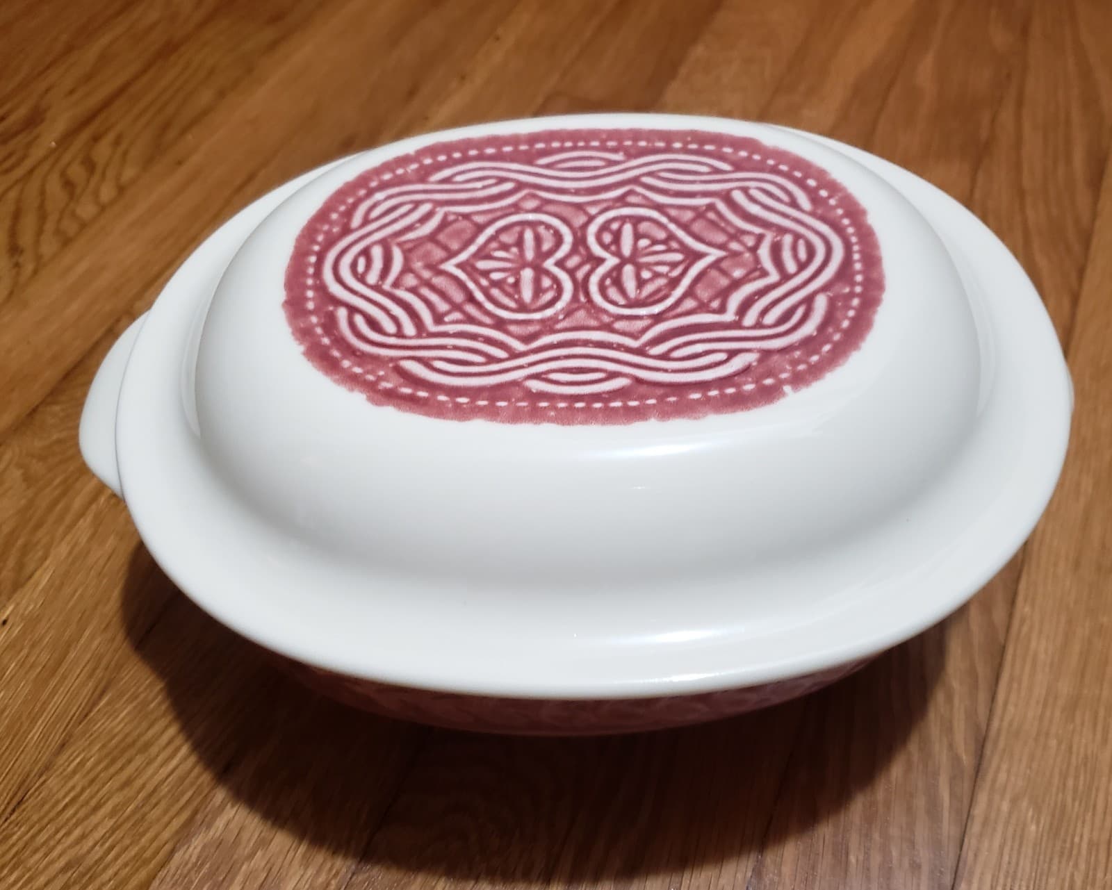 Longaberger Pottery American Craft Paprika 2qt Oval Covered Casserole Dish