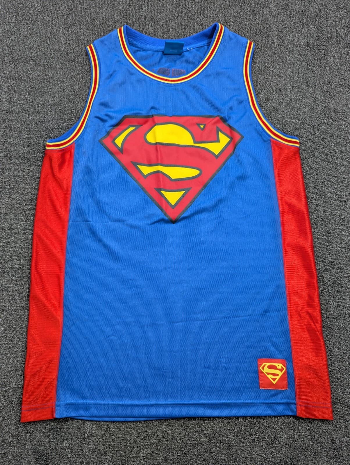 Vintage Men's DC Comics Superman Basketball Jersey Sleeveless Shirt Size Medium