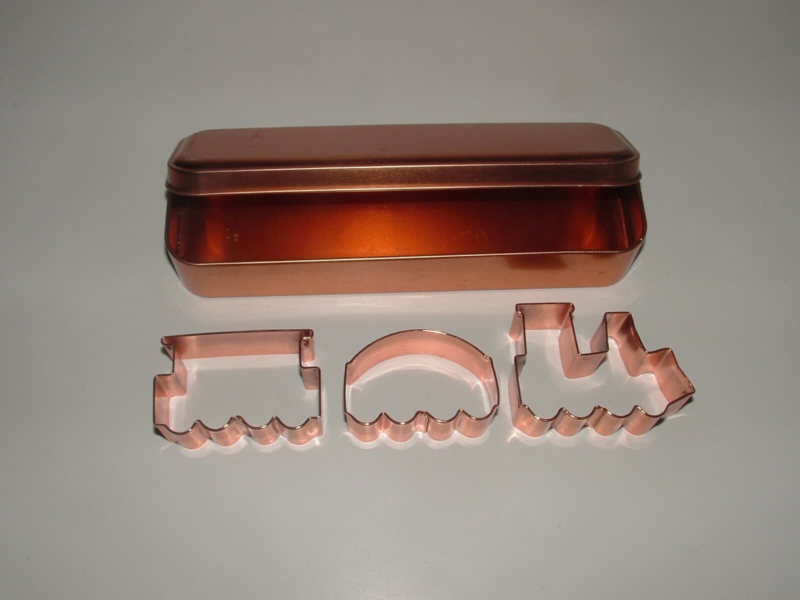 3-Piece Copper Metal Train Cookie Cutter Set, In Tin, Age Unknown, pre-owned