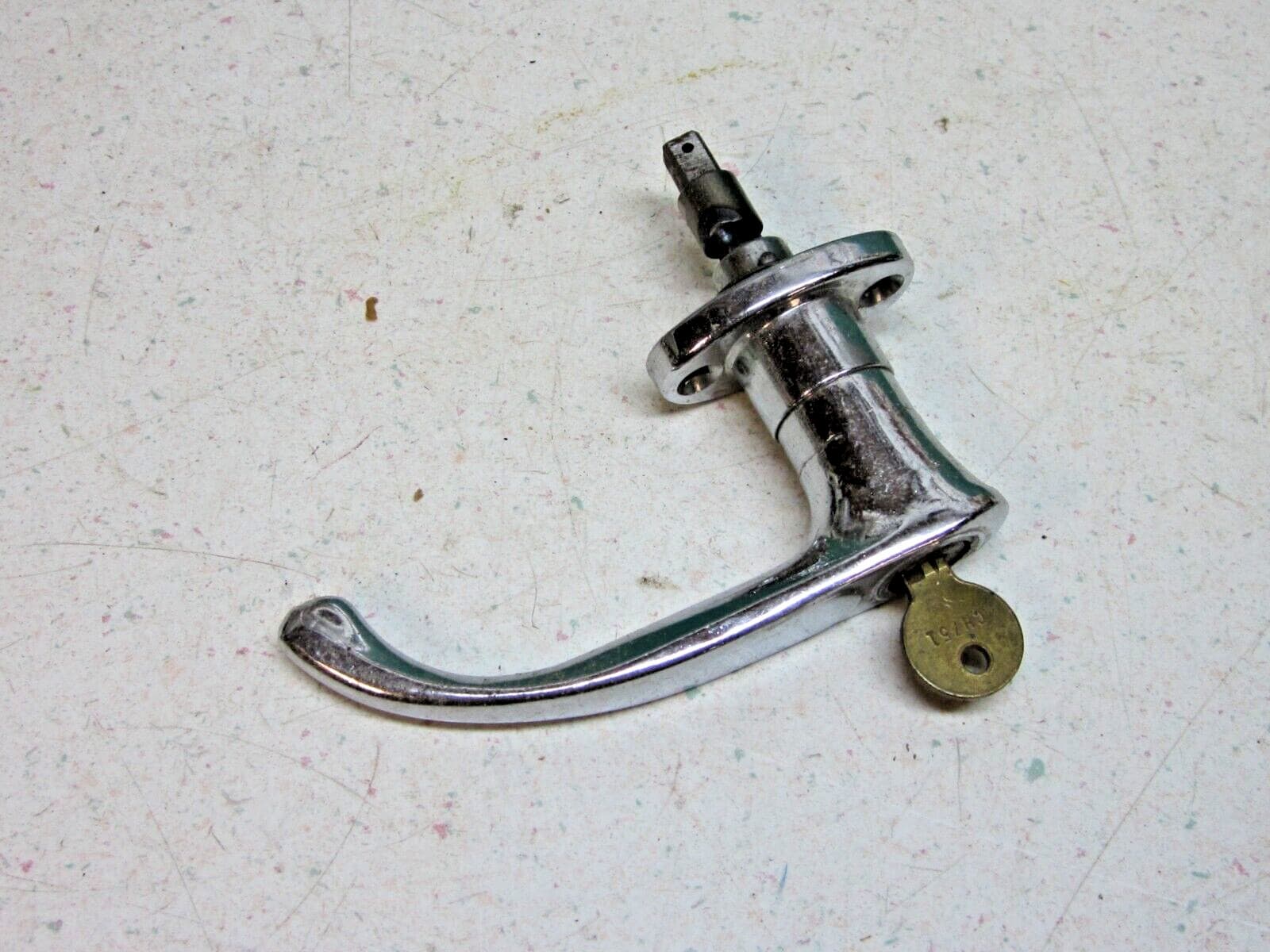 Tractor and Heavy Equipment Locking Door Handle from Case fits 1470