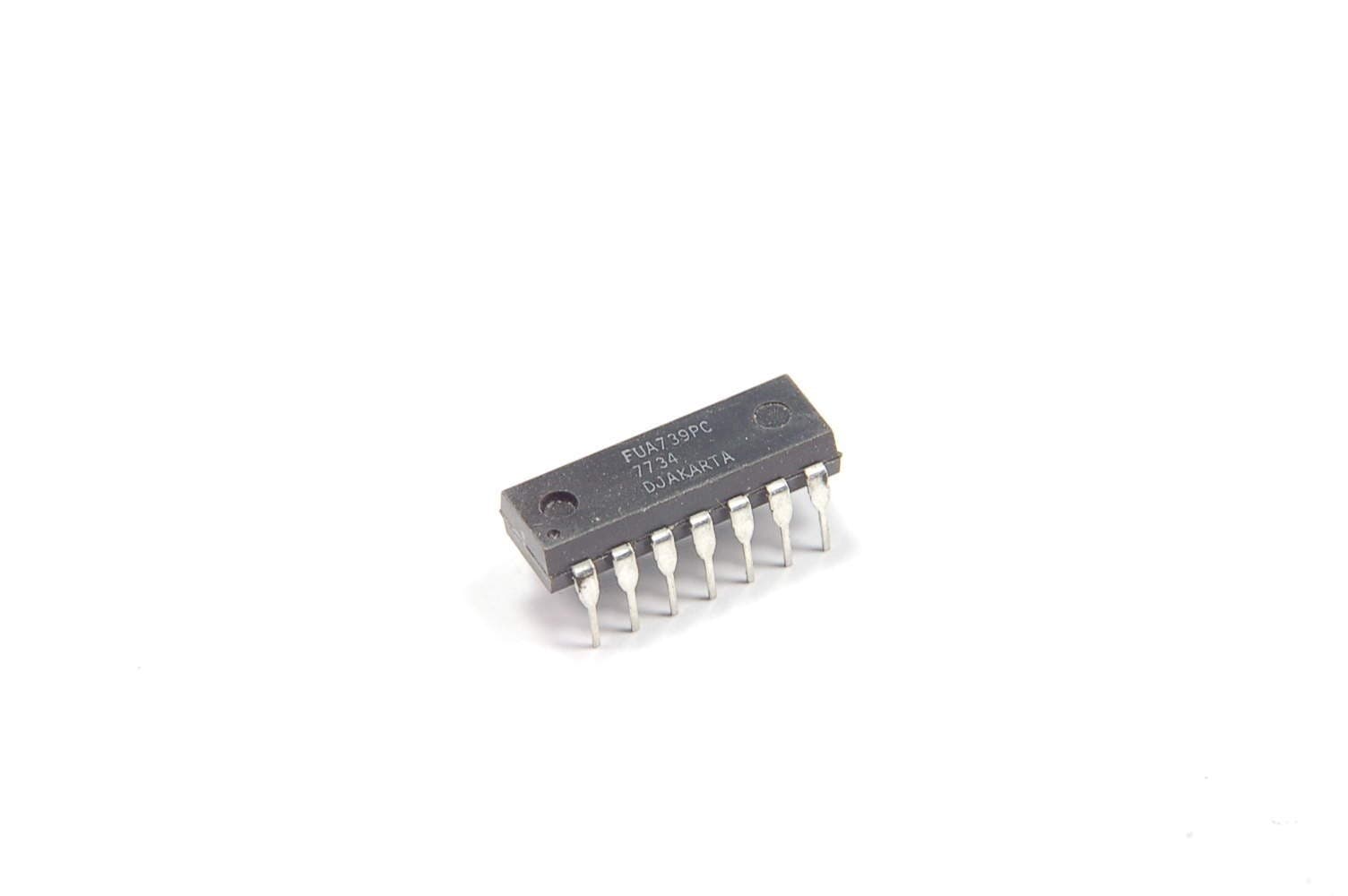 Fairchild - UA739PC - IC, Audio. Dual Audio Operational Amplifier / Preamplifier